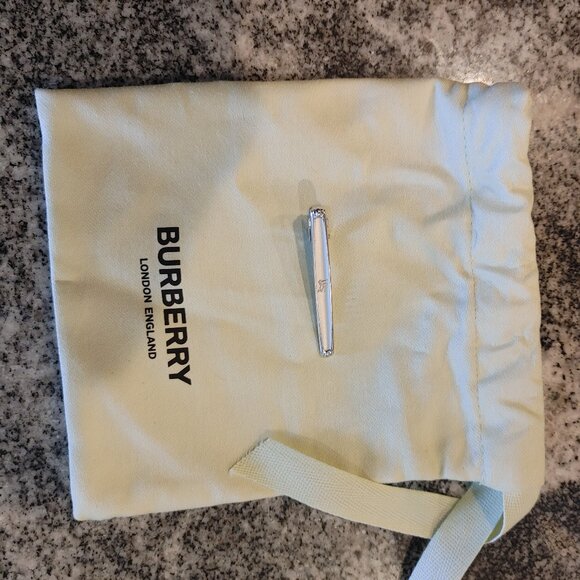 Burberry Tie Clip, metal, silver-tone, comes with baggie as pictured. - Picture 13 of 16
